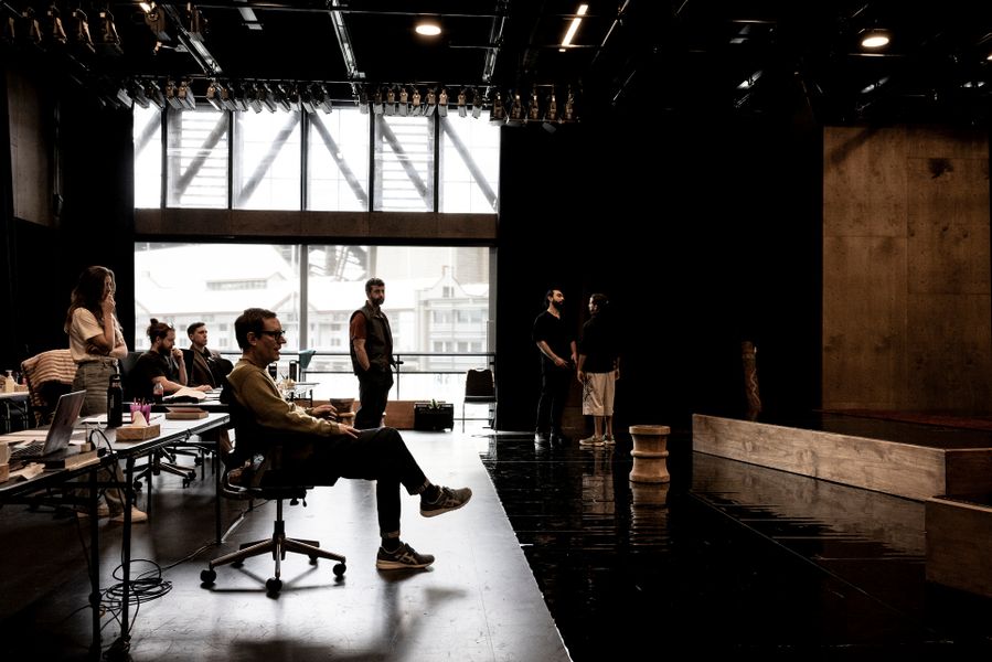 Peter Evans in rehearsals for Bell Shakespeare’s Romeo and Juliet, 2025. Photo by