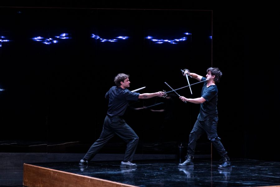 BELLSHAKESPEARE Romeo Juliet Photo Brett Boardman 007583