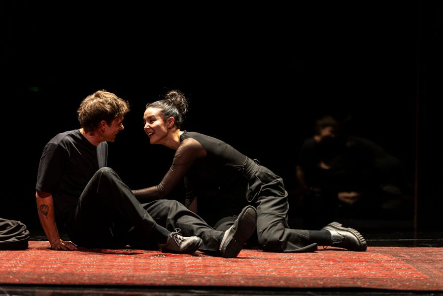 BELLSHAKESPEARE Romeo Juliet Photo Brett Boardman 010045