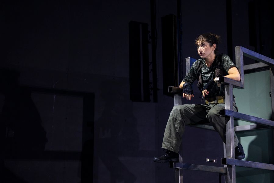 Bell Shakespeare Henry V Production 010559