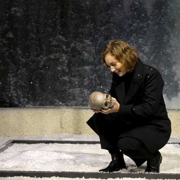 Harriet Gordon-Anderson as Hamlet in HAMLET, directed by Peter Evans (2022, photo: Brett Boardman).