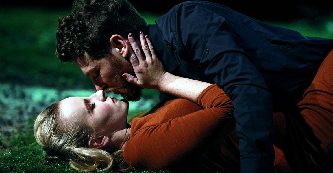 Dan Spielman as Macbeth and Kate Mulvany as Lady Macbeth (2012, photo: Rush)