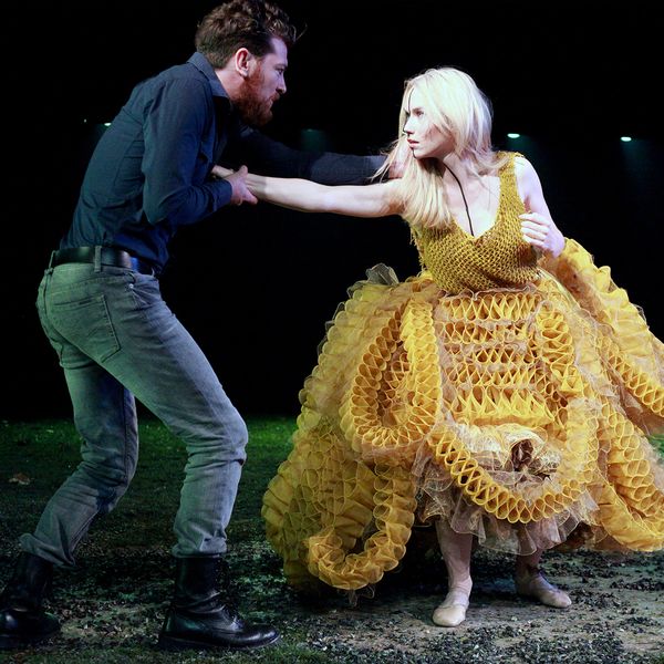 Dan Spielman as Macbeth and Lizzie Schebesta as the Weird Sisters in MACBETH, directed by Peter Evans (2012, photo: Rush)