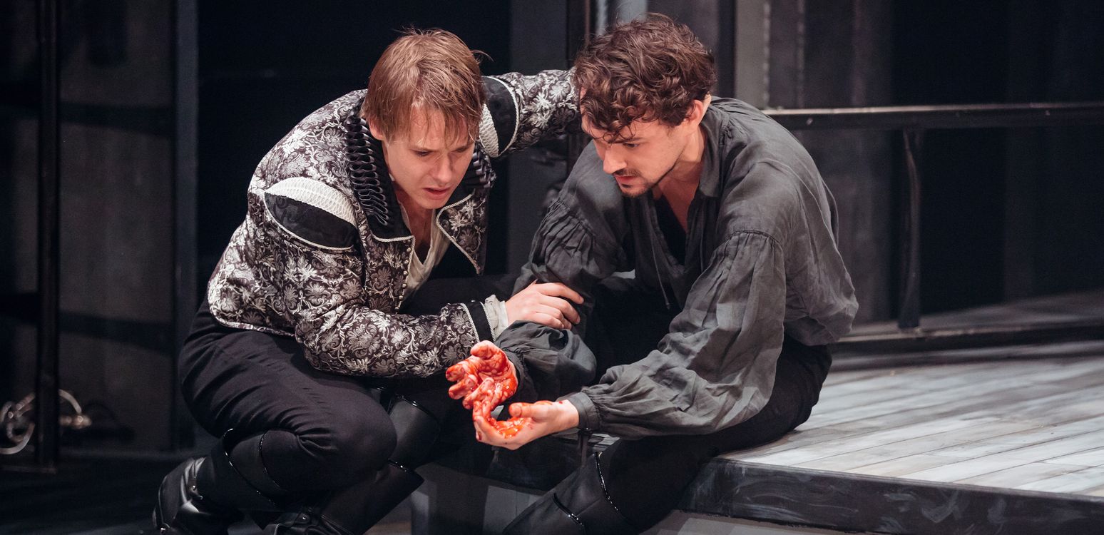 Romeo Juliet 2016 carousel prod 2880x1500 4