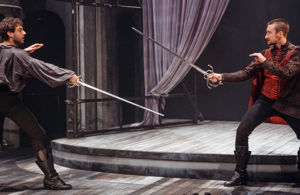 sword fighting romeo and juliet